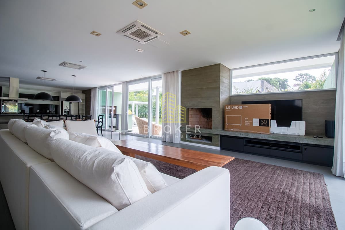 Venta de casa de categoria en Boulevard Park, Punta del Este.