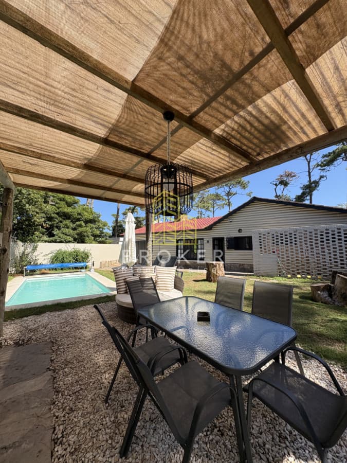 Alquiler de hermosa casa reciclada de 3 dormitorios en san rafael