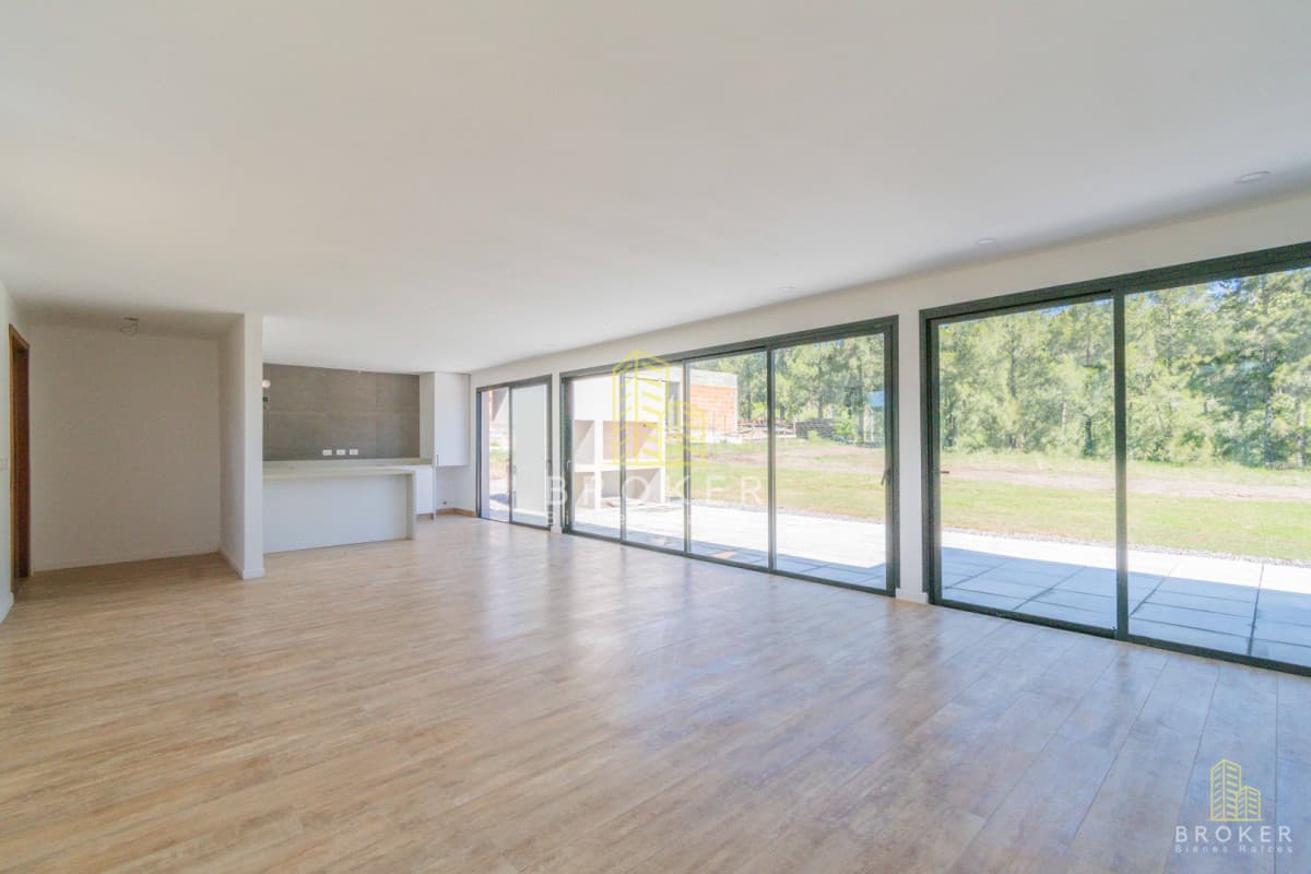 Venta Casa 4 dormitorios A ESTRENAR Cumbres de Carrasco Barrio Privado