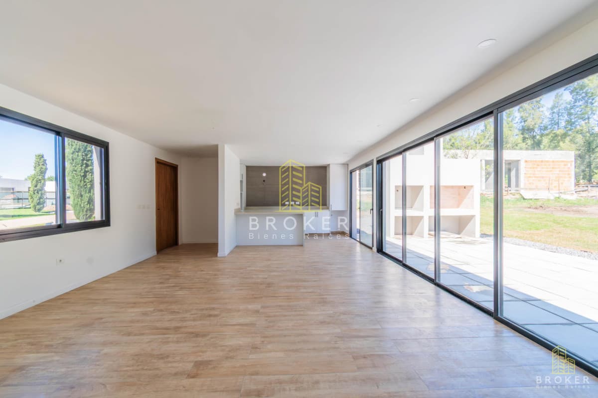 Venta Casa 4 dormitorios A ESTRENAR Cumbres de Carrasco Barrio Privado