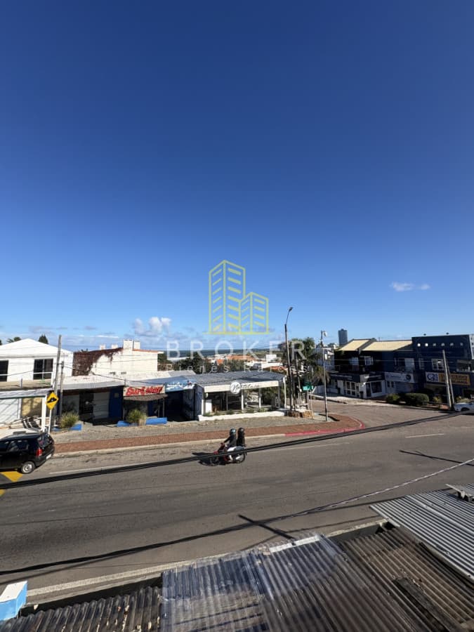 Venta local comercial y apartamento En La Barra Punta del Este