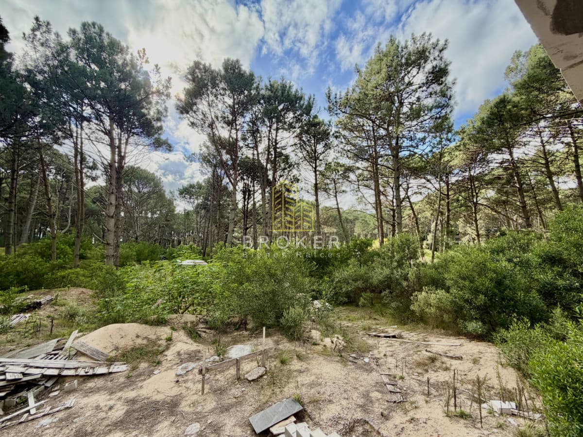Venta de Terreno con mejoras en Club del Lago Punta Ballena