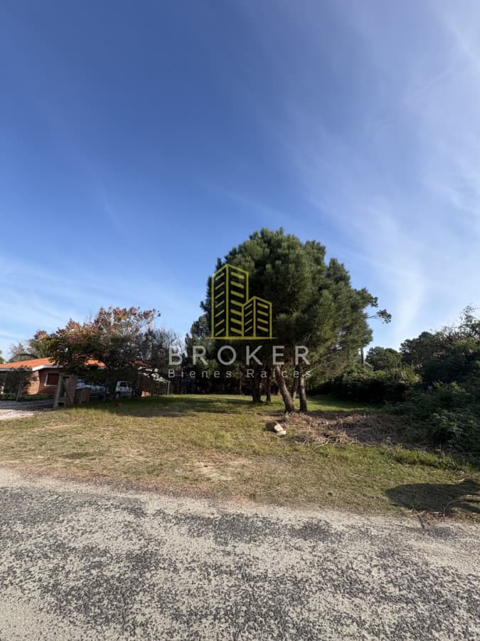 Venta de muy lindo terreno en excelente ubiacion dentro de barrio privado