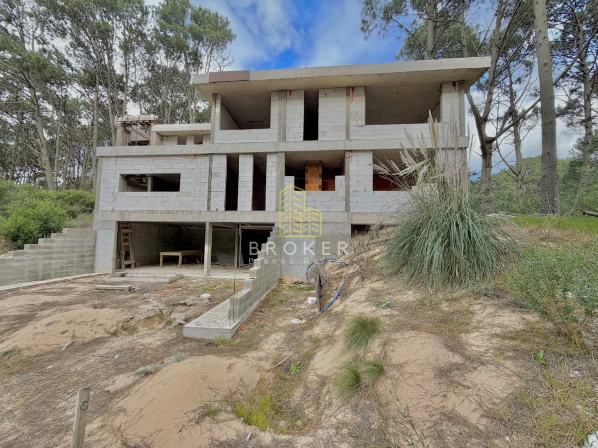 Venta de Terreno con mejoras en Club del Lago Punta Ballena