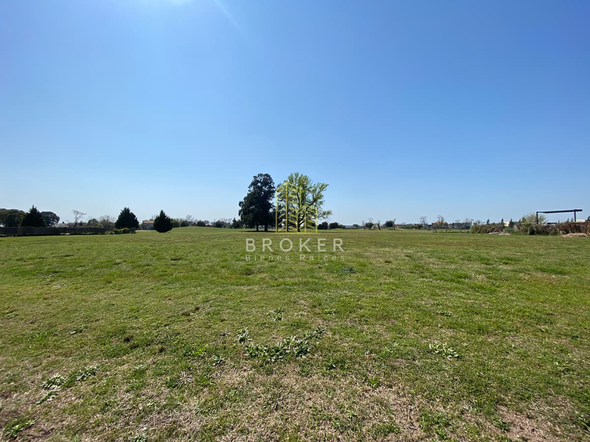 Lote en Venta en Haras Santa María - Barrio Los Robles