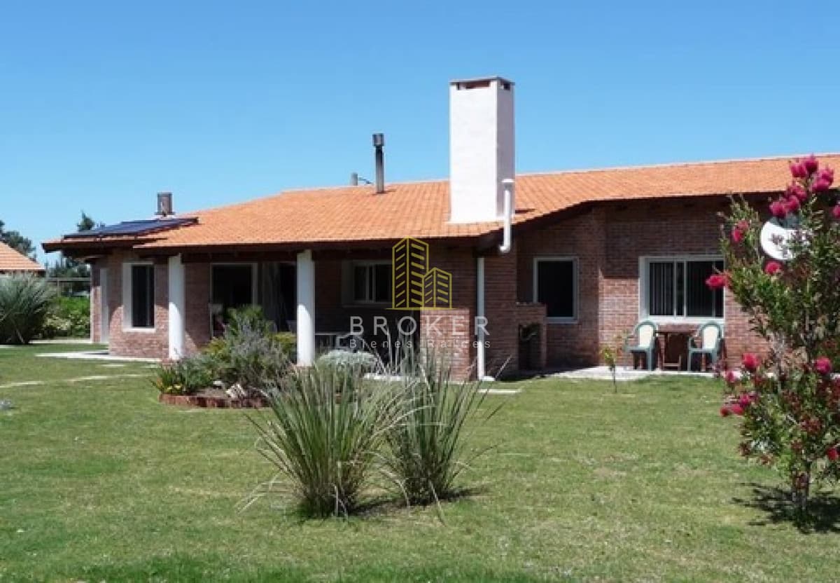 Oportunidad Venta Propiedad y terreno en la Costa de Canelones, cerca de Punta del Este, Uruguay.