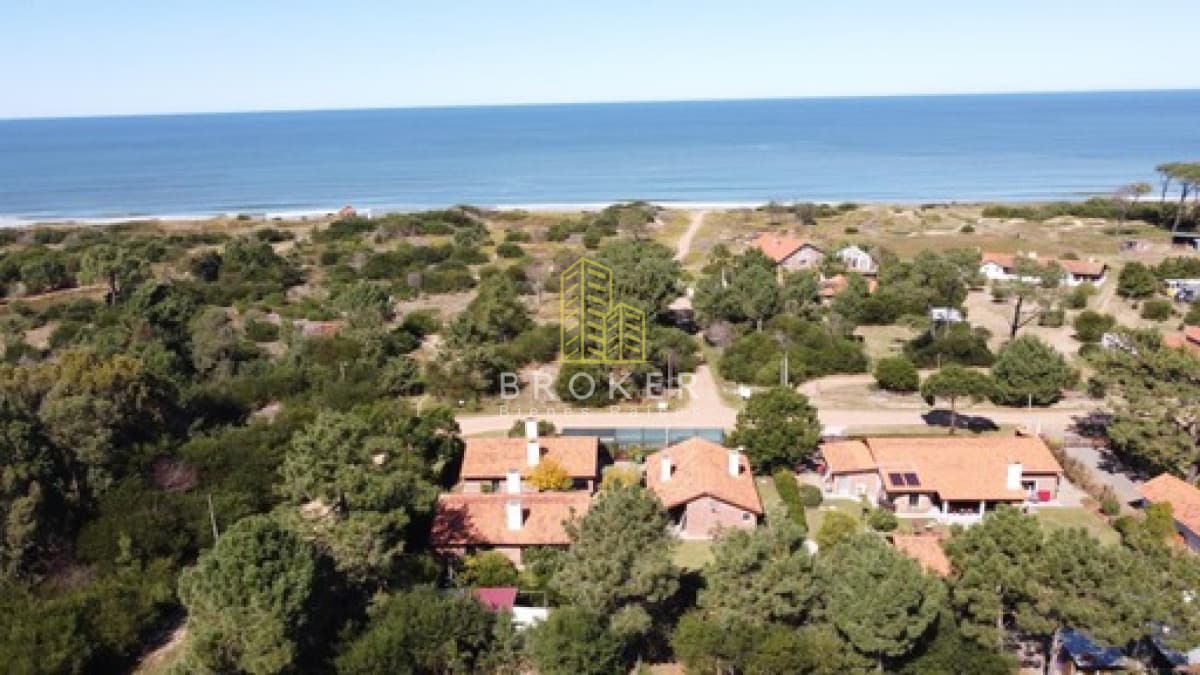 Oportunidad Venta Propiedad y terreno en la Costa de Canelones, cerca de Punta del Este, Uruguay.