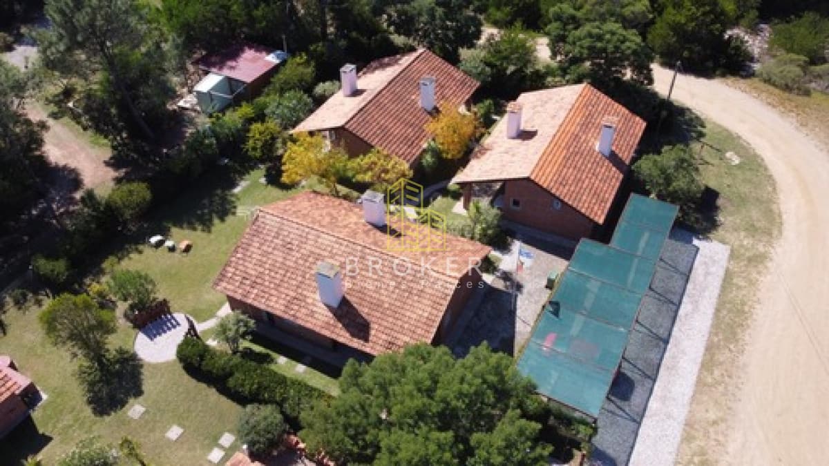 Oportunidad Venta Propiedad y terreno en la Costa de Canelones, cerca de Punta del Este, Uruguay.
