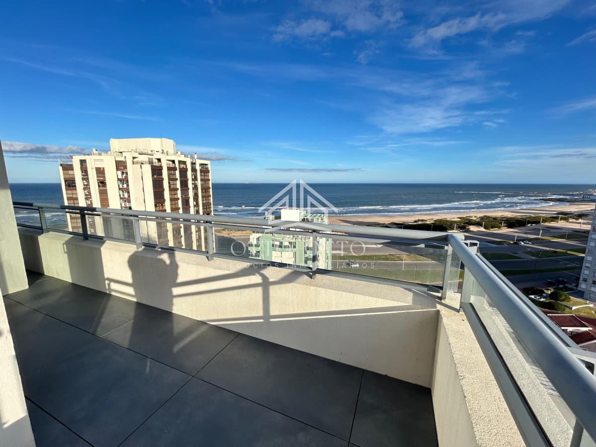 Venta apartamento dos dormitorios punta del este playa brava edificio siglo sol ii vista al mar