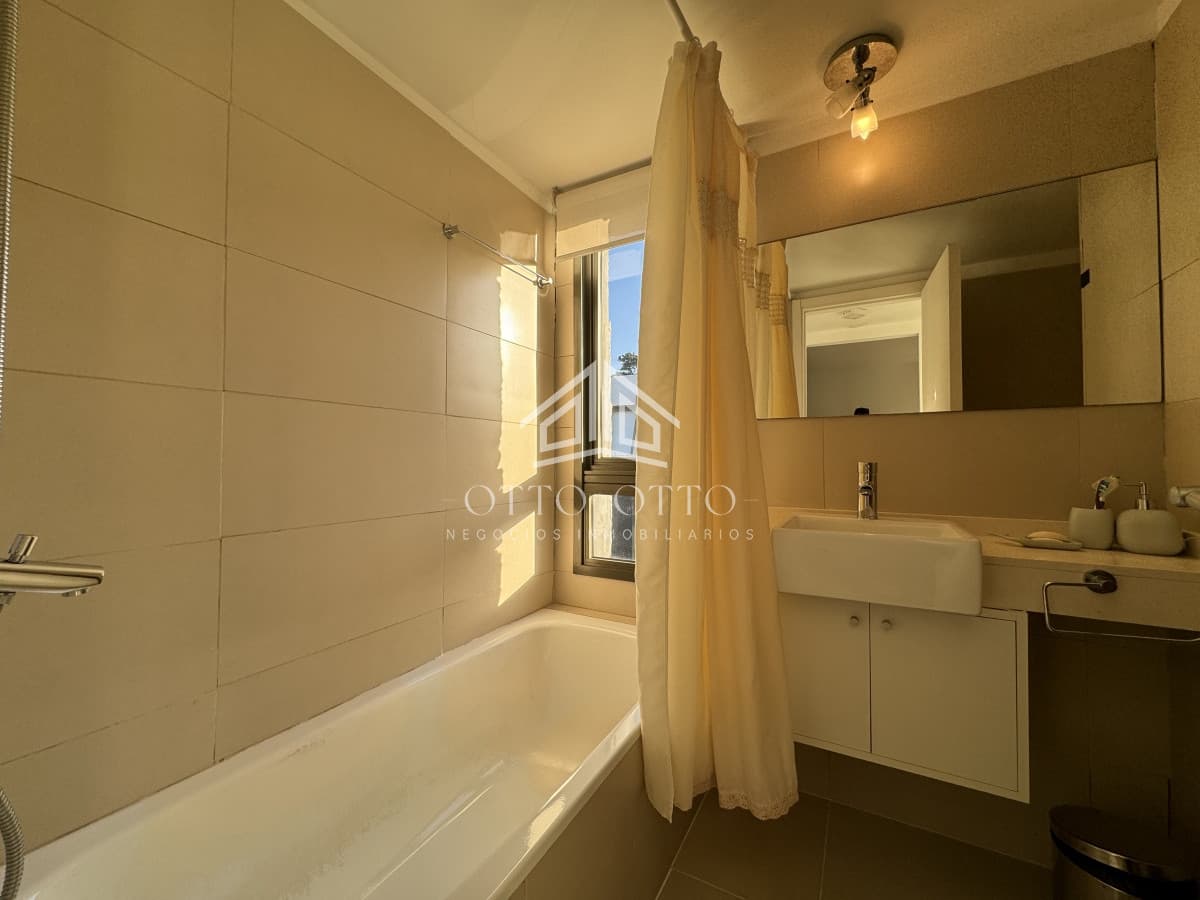 Apartamento en Punta del Este de 2 dormitorios a solo 1000 metros del mar.