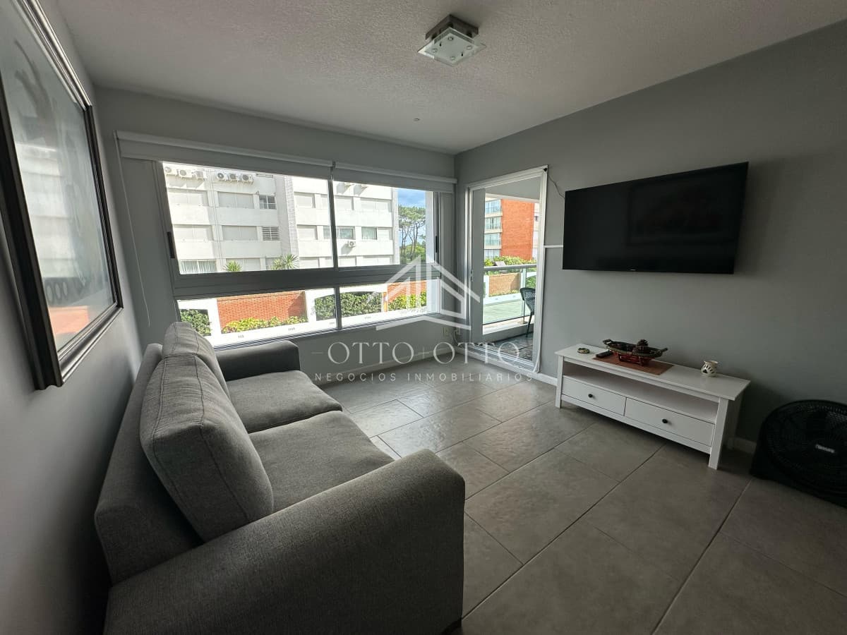 Venta apartamento un dormitorio punta del este Mansa edificio Palm Beach