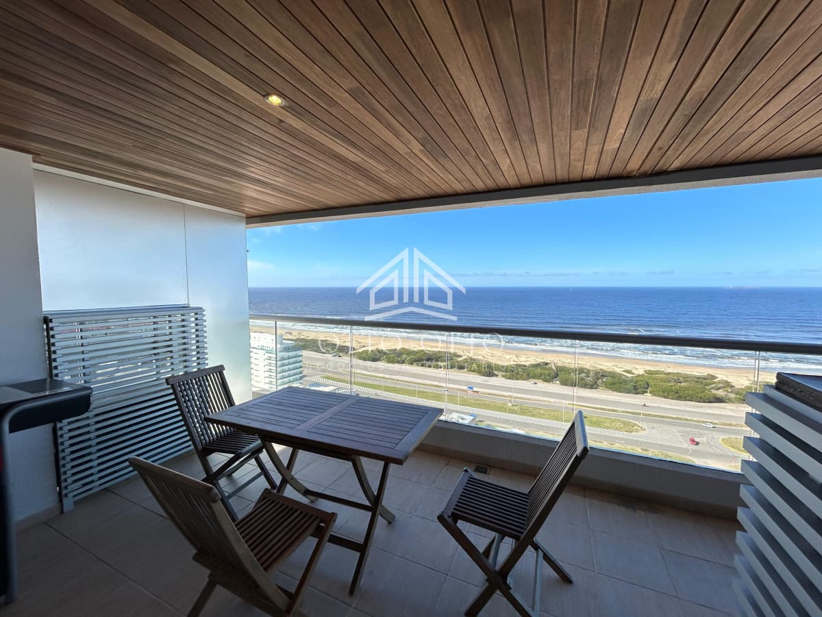 Venta apartamento tres dormitorios Punta del Este playa Brava primera linea edificio icon brava