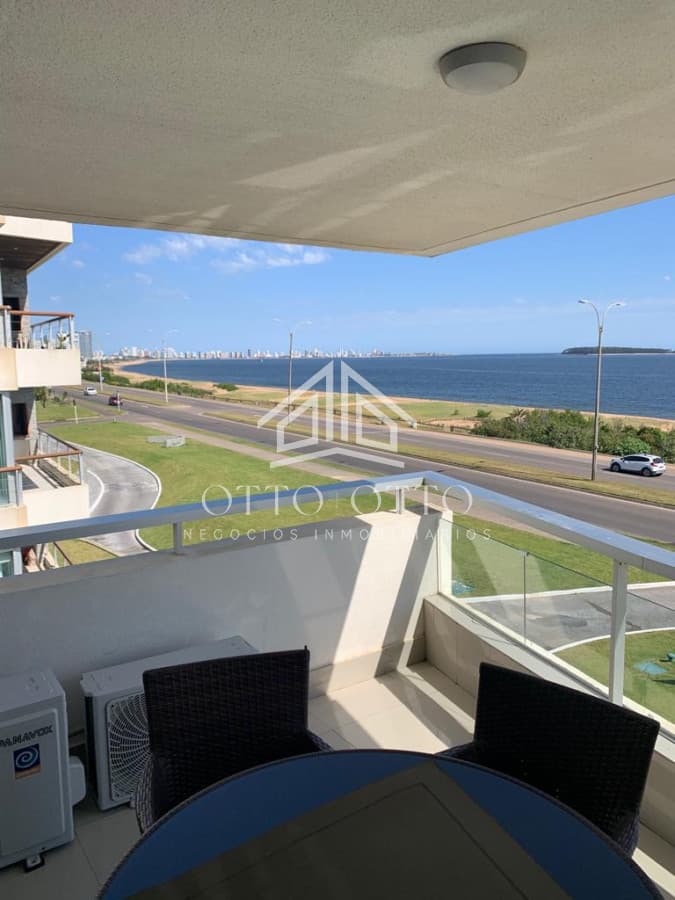 Venta apartamento tres dormitorios punta del este playa mansa primera linea