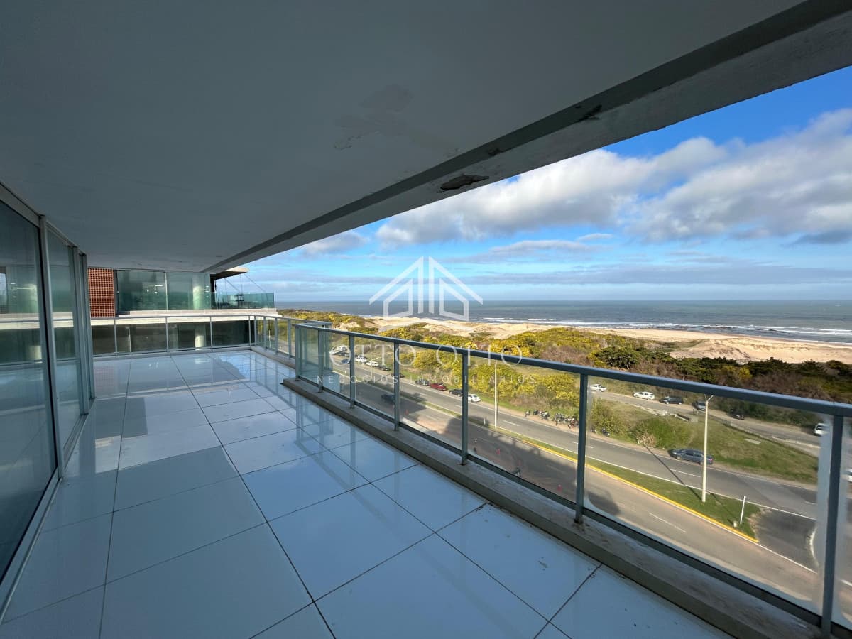 Apartamento en venta y alquiler temporario Playa Brava 4 dormitorios