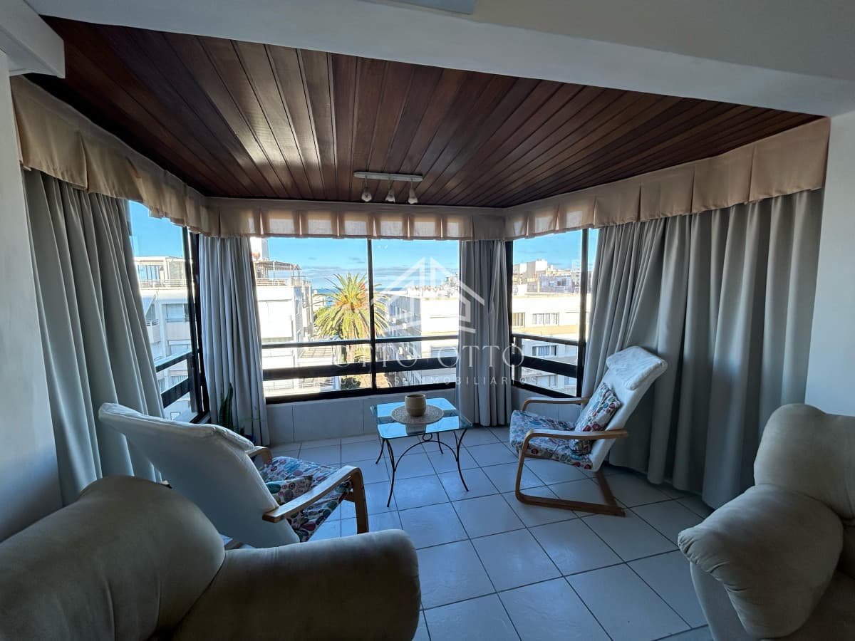 Venta apartamento tres dormitorios Punta del este Peninsula con garaje