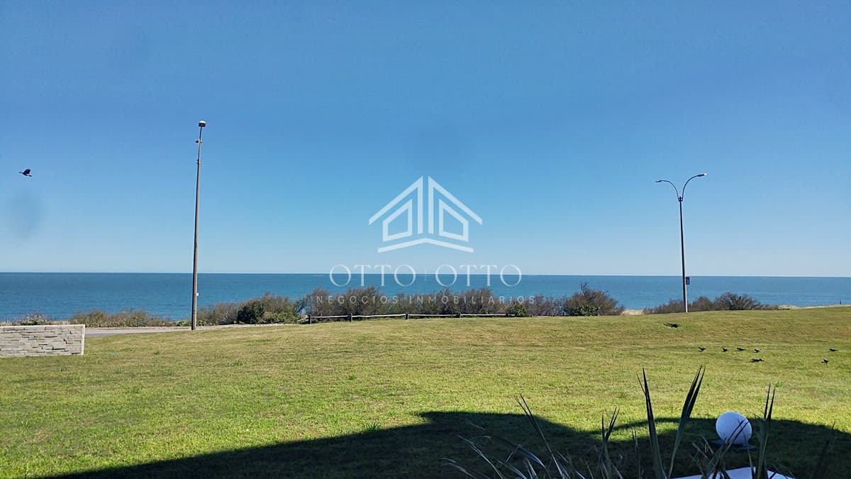 Apartamento en venta Playa Mansa 2 dormitorios