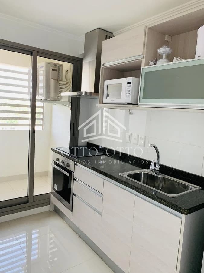Cómoda planta de 1 dormitorio en punto estratégico !