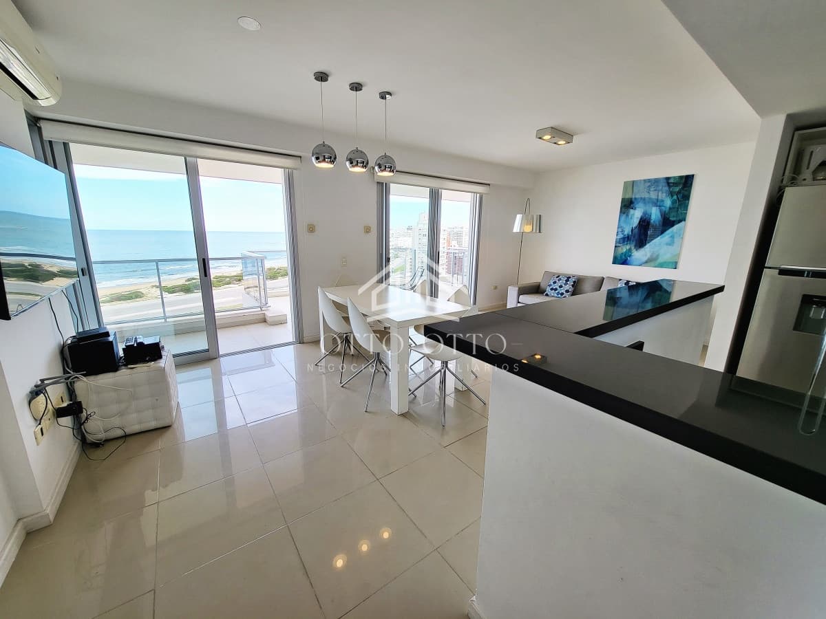 apartamento 3 dormitorios con vista al mar