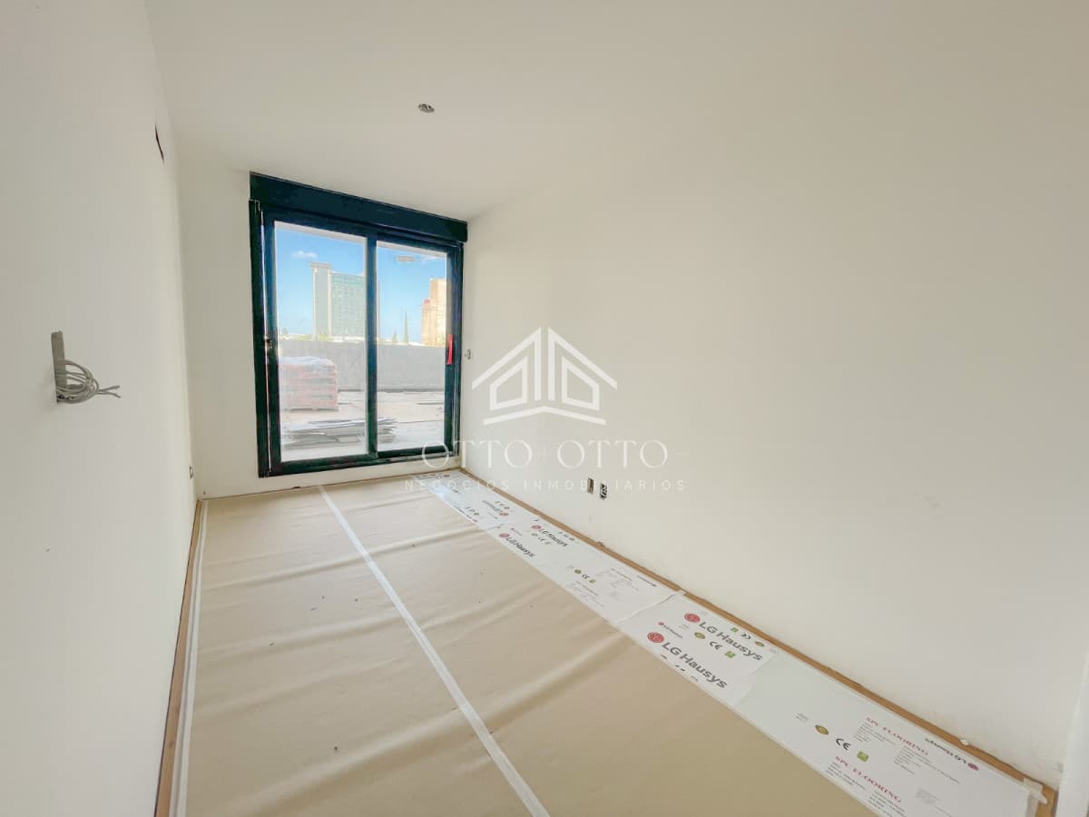 Apartamento en venta dos dormitorios con patio zona Punta Carretas