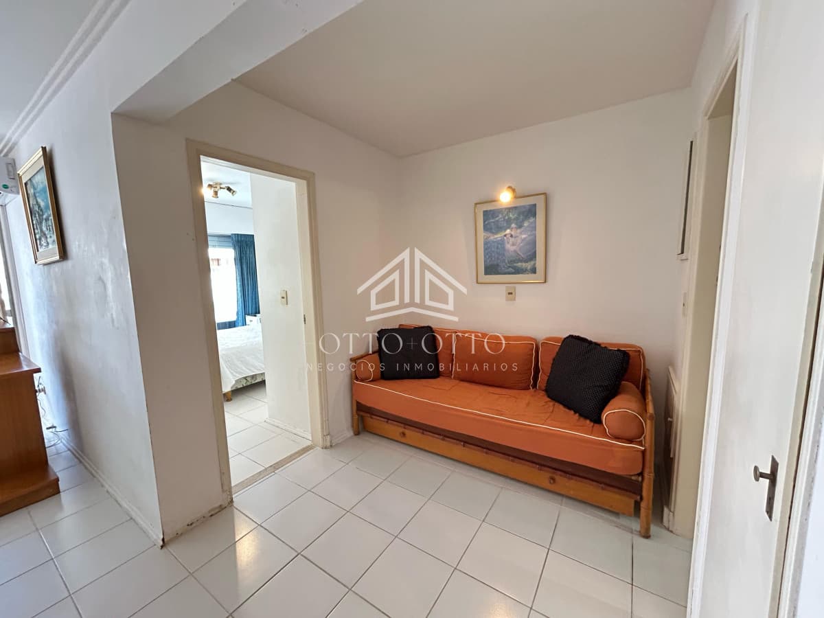 Venta apartamento un dormitorio y medio punta del este edificio Triangulo Mansa