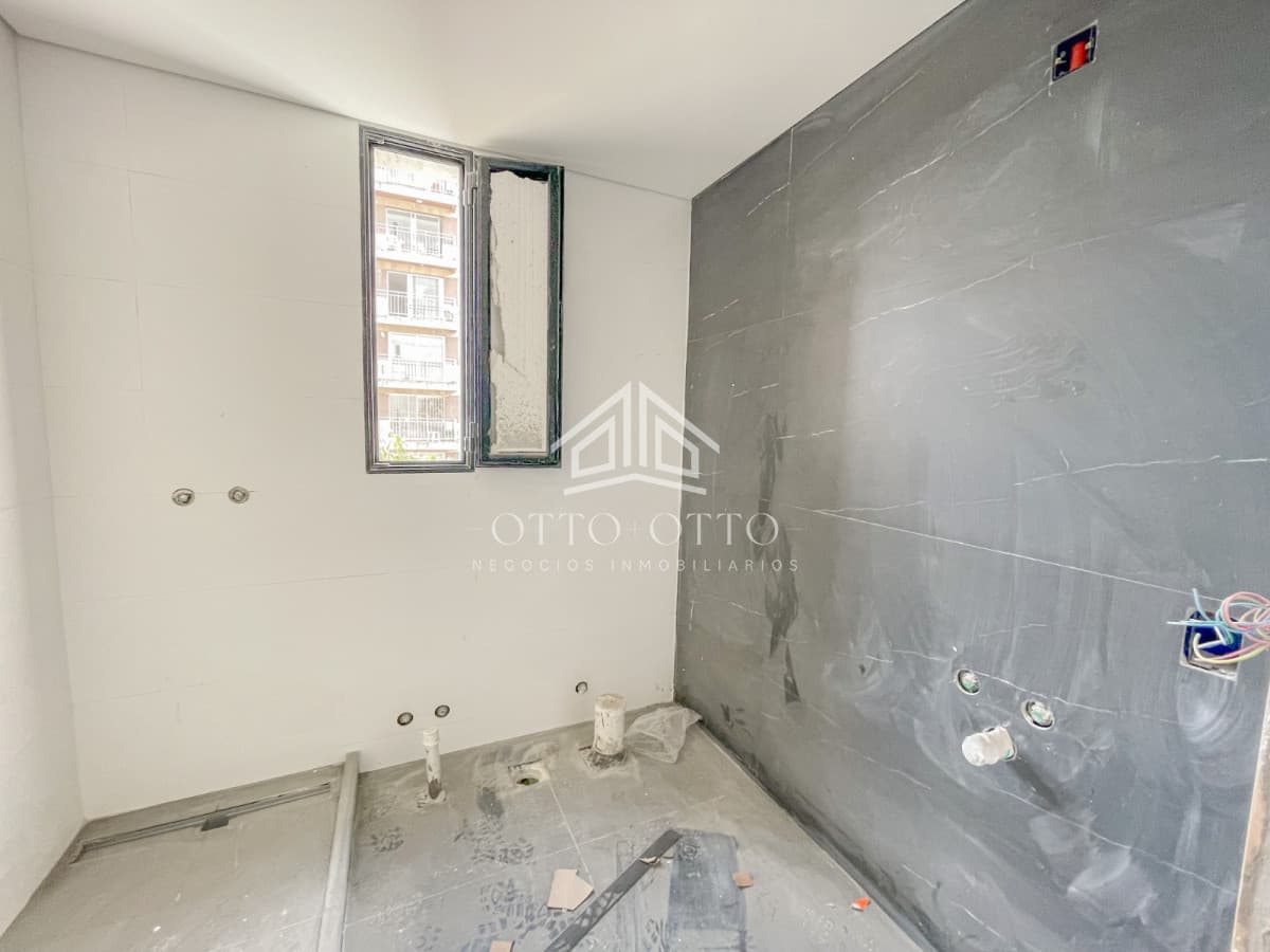 Apartamento en venta dos dormitorios con patio zona Punta Carretas