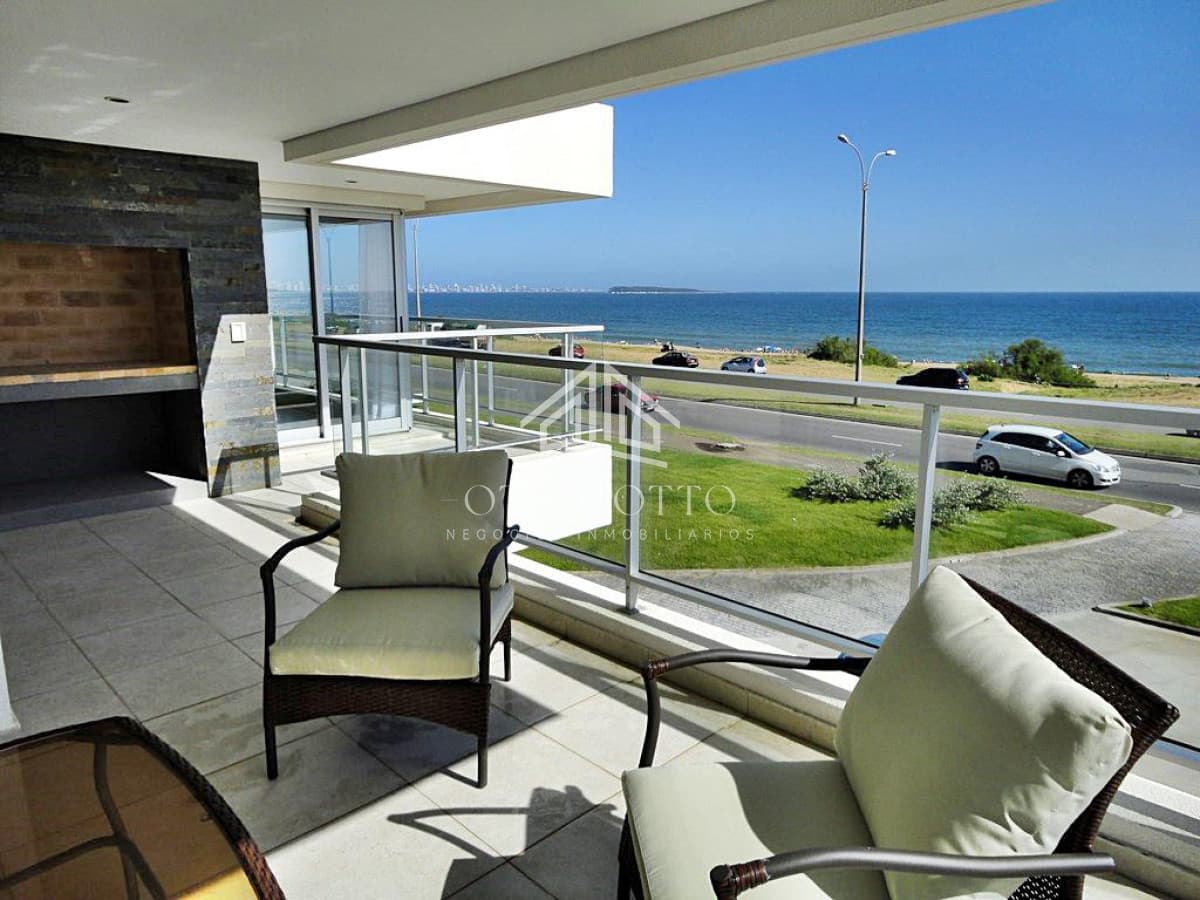 Venta apartamento cuatro dormitorios punta del este edificio Ville de Mar parrillero propio
