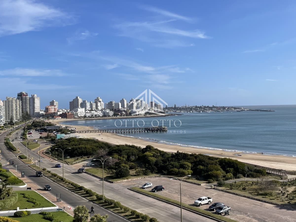Venta Apartamento TRES Dormitorios Punta del este playa Mansa Primera fila