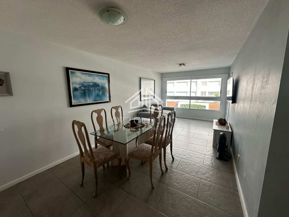 Venta apartamento un dormitorio punta del este Mansa edificio Palm Beach
