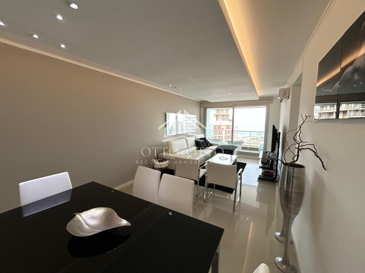 Venta apartamento dos dormitorios Punta del Este edificio Wind tower