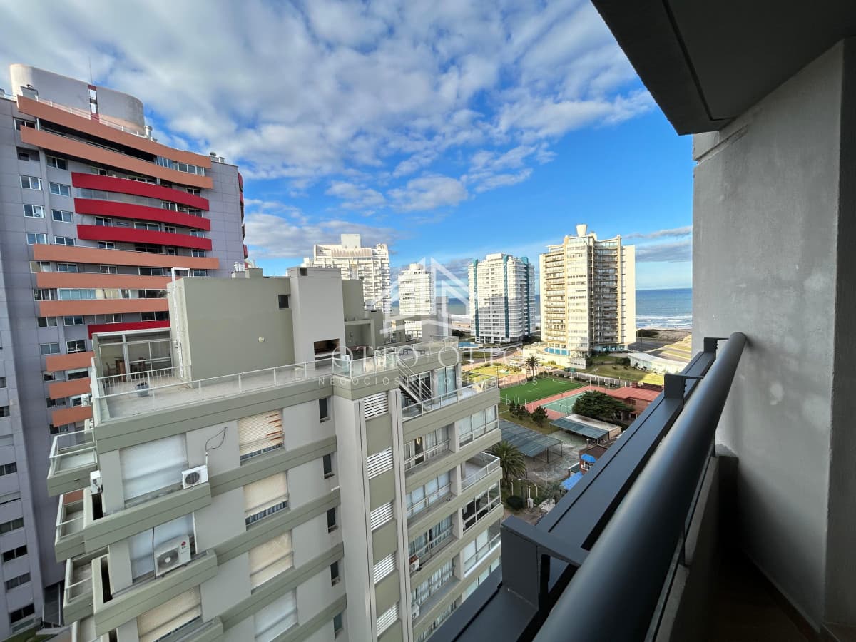 Venta apartamento un dormitorio punta del este playa brava edificio siglo sol