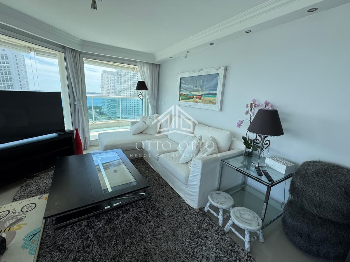 Apartamento en venta y alquiler 3 dormitorios suite en Punta Del Este