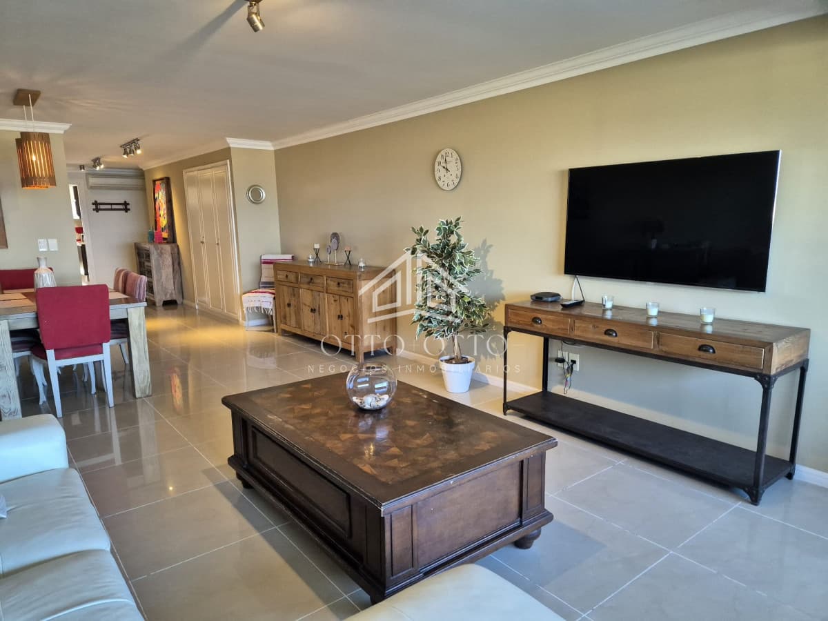 Apartamento en venta Playa Brava 3 dormitorios FRENTE AL MAR