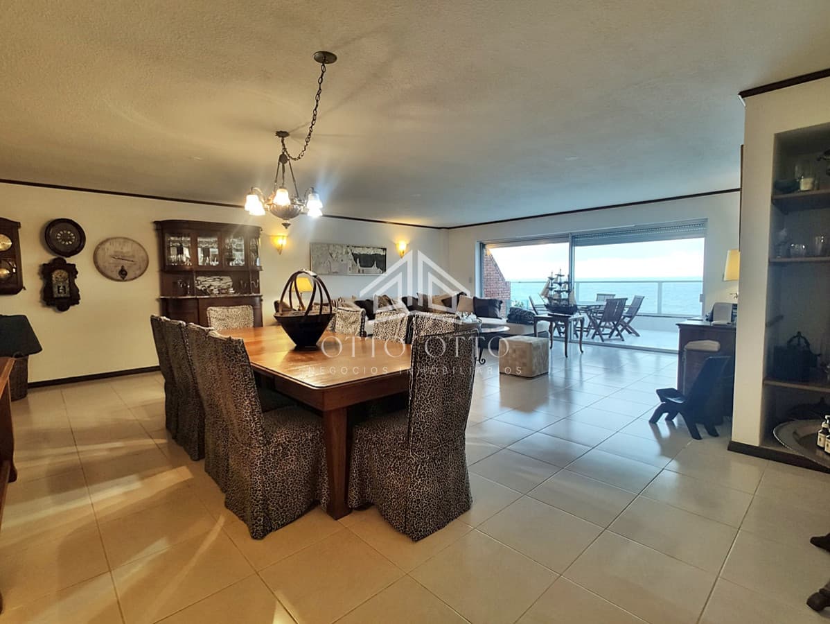 Venta Apartamento 3 dormitorios primera línea en Península