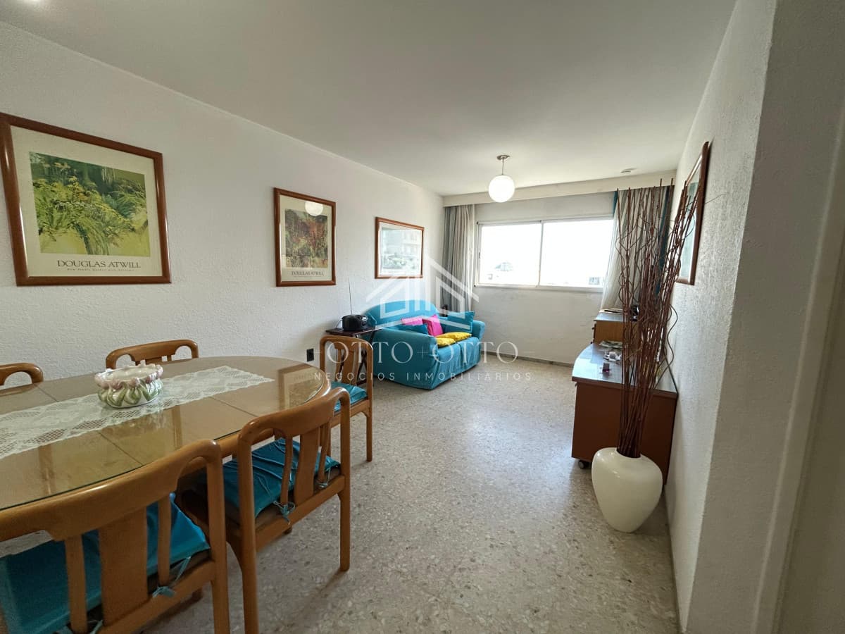Venta apartamento dos dormitorios Punta del Este Peninsula Garaje