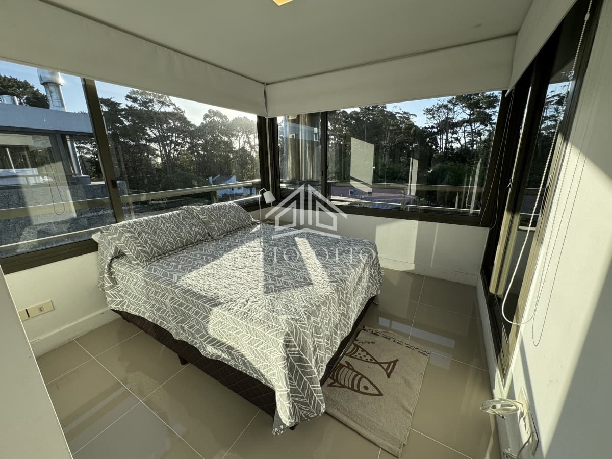 Apartamento en Punta del Este de 2 dormitorios a solo 1000 metros del mar.