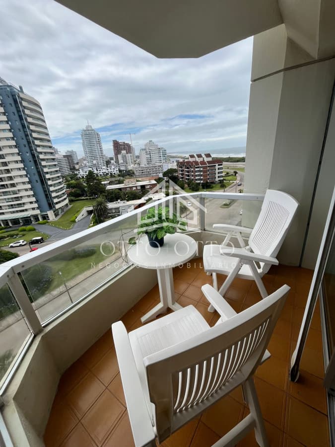 EXCELENTE APARTAMENTO ALQUILER TEMPORAL PUNTA DEL ESTE PLAYA BRAVA