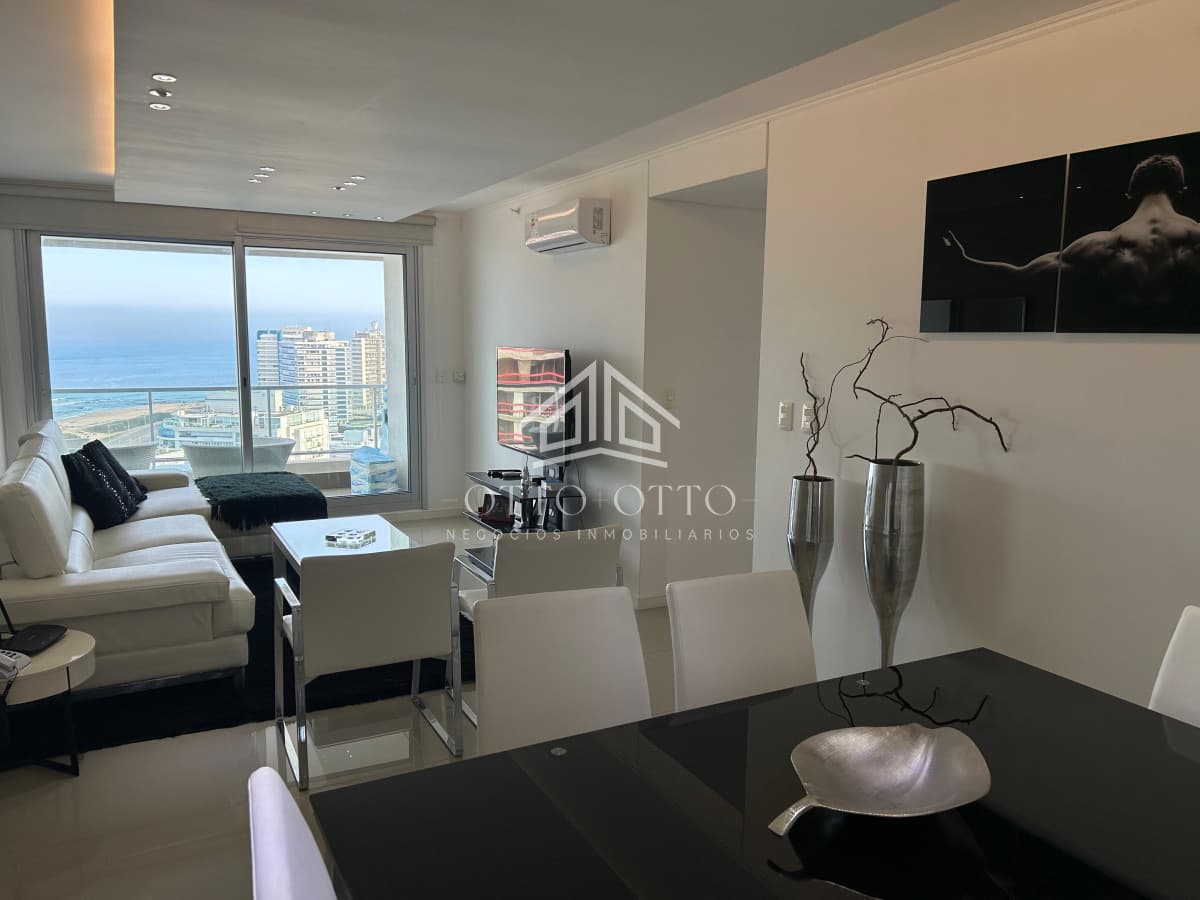 Venta apartamento dos dormitorios Punta del Este edificio Wind tower