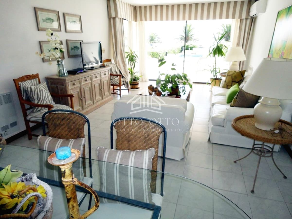 Apartamento en la Peninsula de Punta del Este, 3 dormitorios!