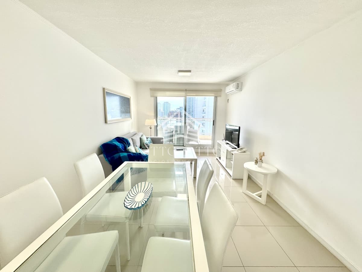 apartamanto de 2 dormitrios 2 baños, parrillero en su terraza