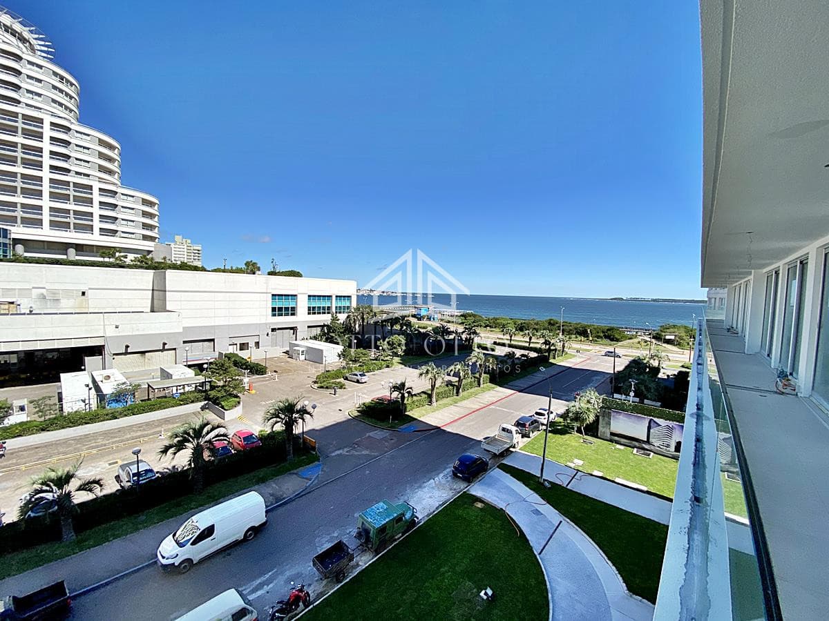 Apartamento en venta Playa Mansa 2 dormitorios