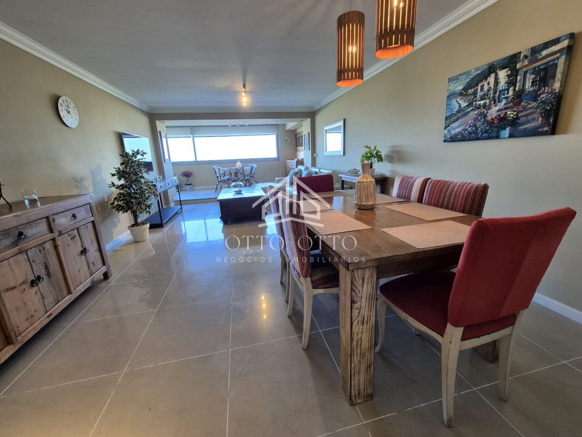 Apartamento en venta Playa Brava 3 dormitorios FRENTE AL MAR