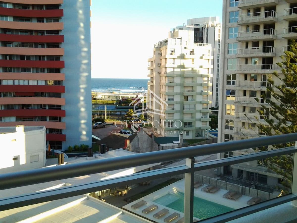 2 dormitorios en venta Forest Tower II