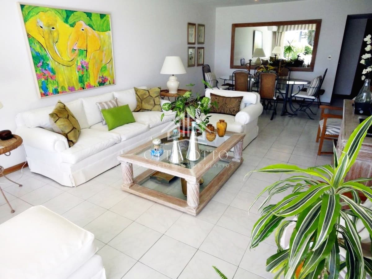 Apartamento en la Peninsula de Punta del Este, 3 dormitorios!