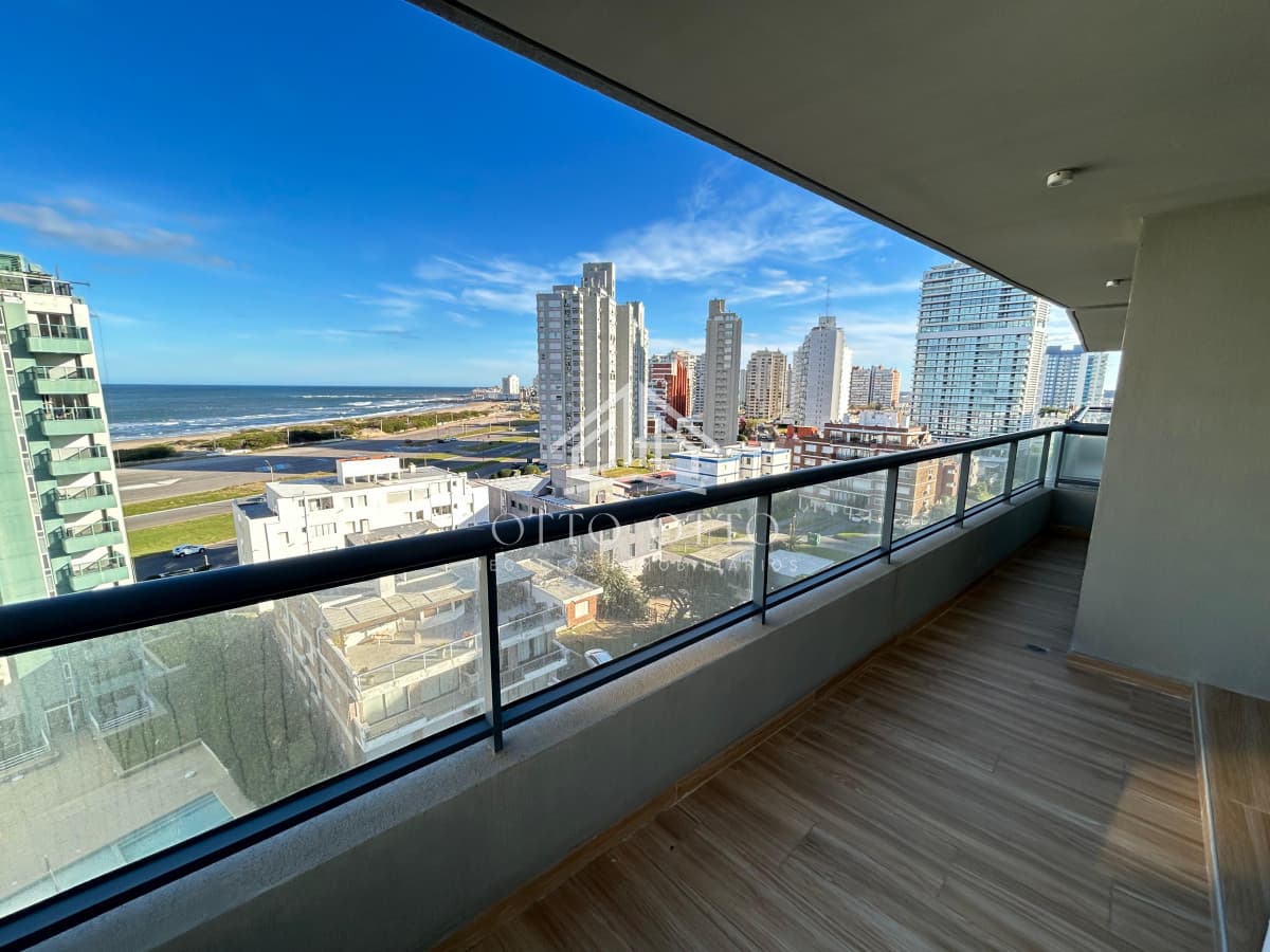 Venta apartamento dos dormitorios punta del este playa brava edificio siglo sol ii vista al mar