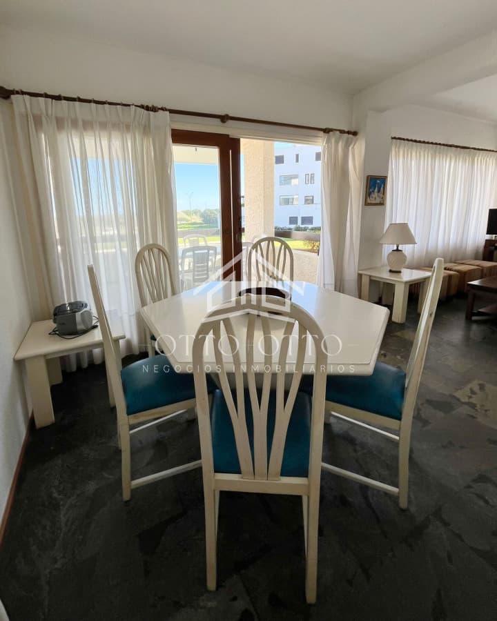 Apartamento en venta primera linea playa brava de 4 dormitorios