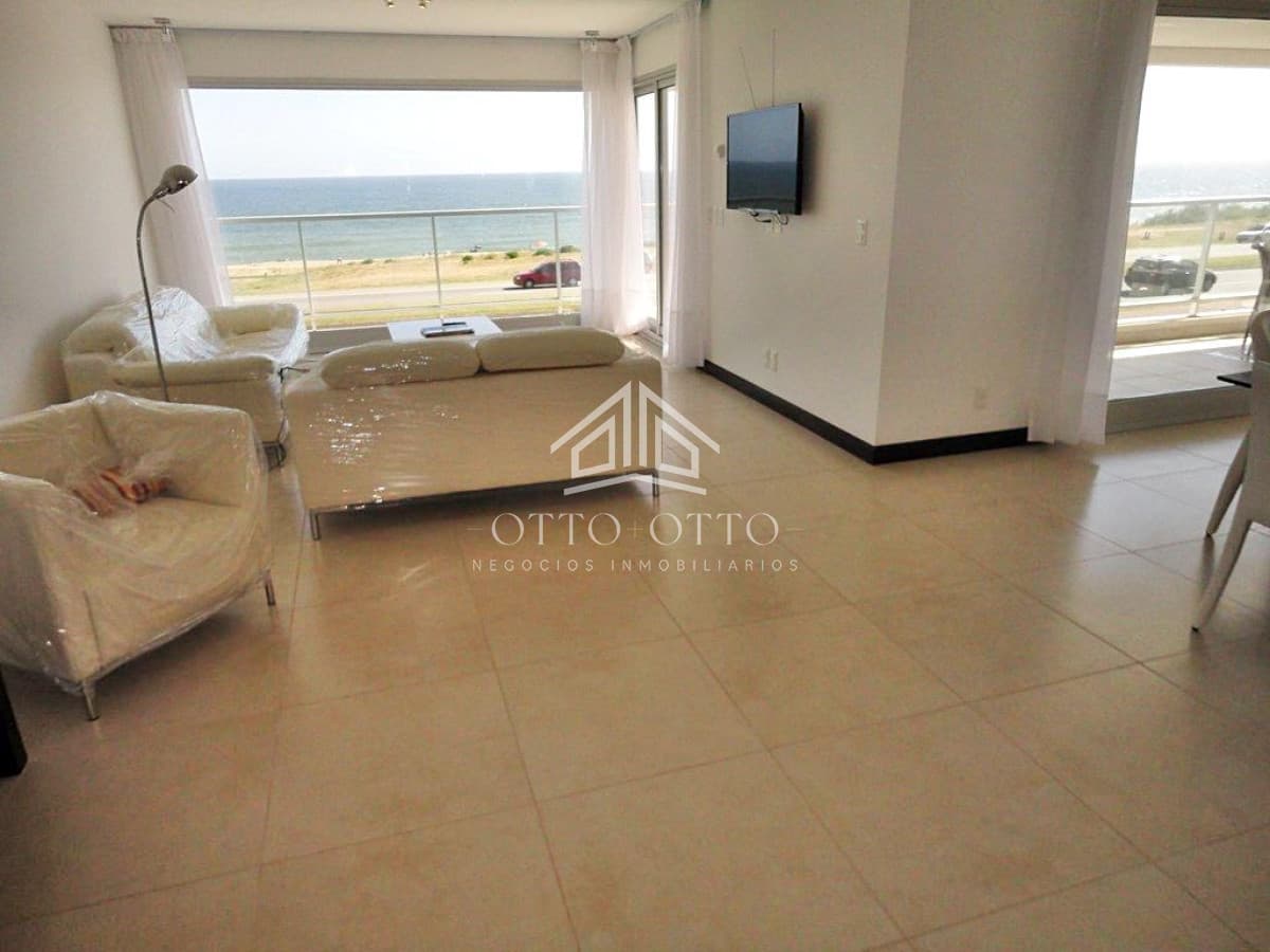 Venta apartamento cuatro dormitorios punta del este edificio Ville de Mar parrillero propio