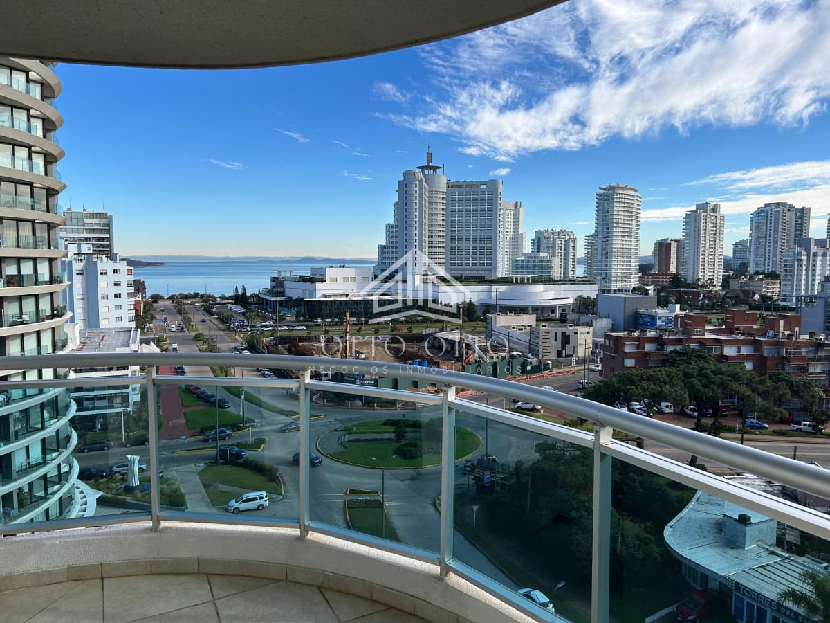 Venta apartamento tres dormitorios punta del este aidy grill vista al mar