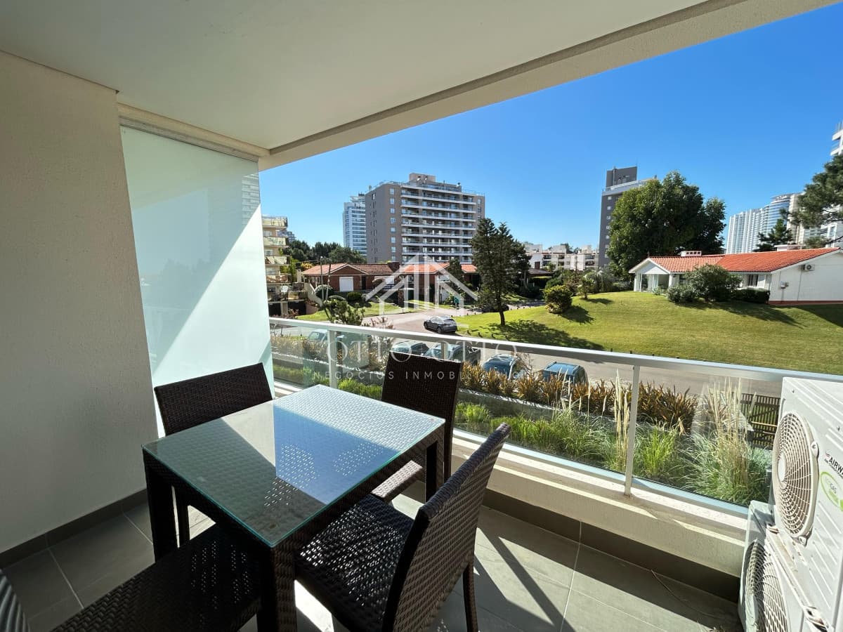 Venta apartamento un dormitorio punta del este Aidy Grill edificio Wind Tower