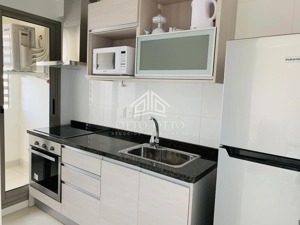 Cómoda planta de 1 dormitorio en punto estratégico !