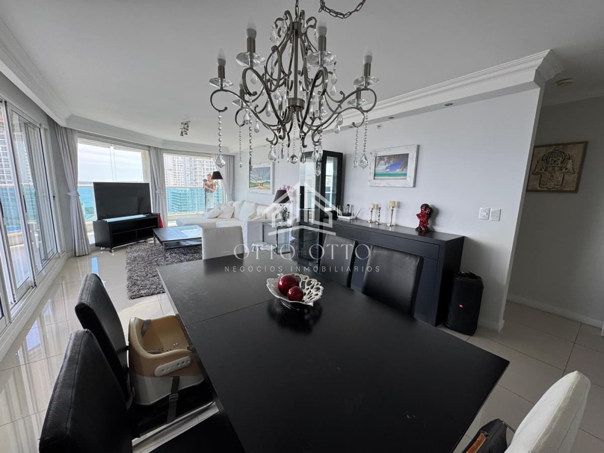 Apartamento en venta y alquiler 3 dormitorios suite en Punta Del Este